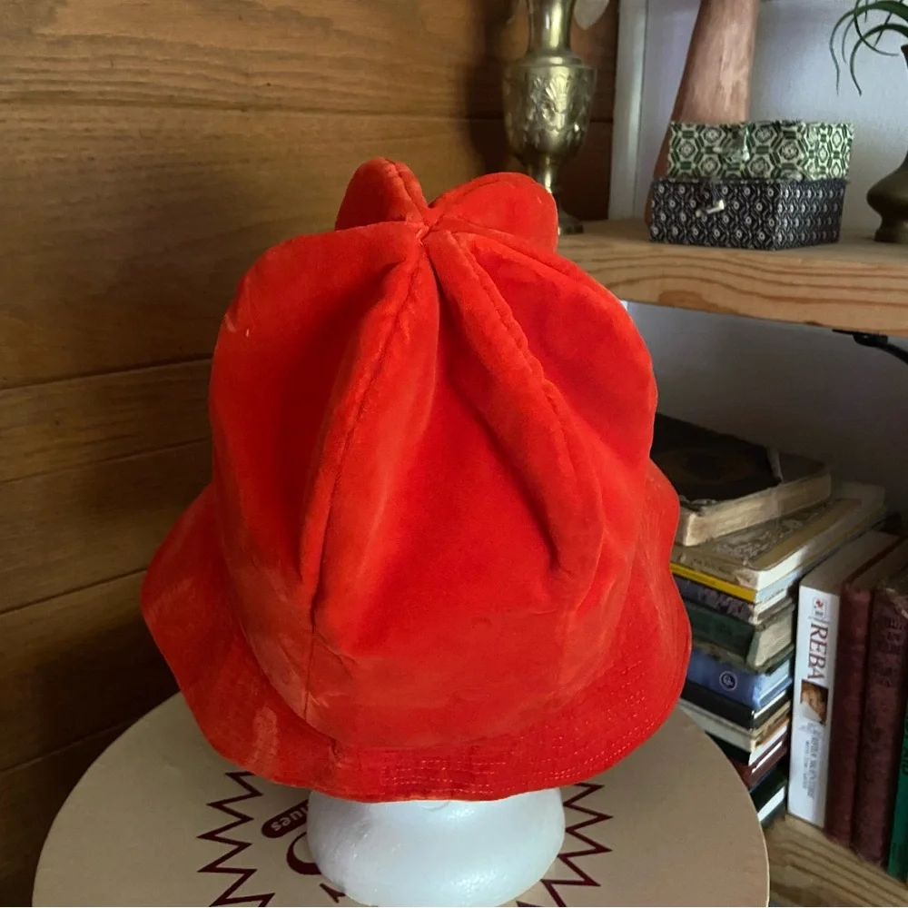 Vintage 70s mod orange flocked velvet wide brim bonnet hat - Picture 4 of 5